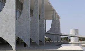 Decreto institui cotas raciais em 30% dos cargos de confiança 4 fachada do palacio do planalto antcrz abr 2709221136 2