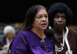 Câmara aprova direito à troca de implante mamário para paciente de câncer 3 sessao deliberativa extraordinaria breves comunicados 19 547x385 1