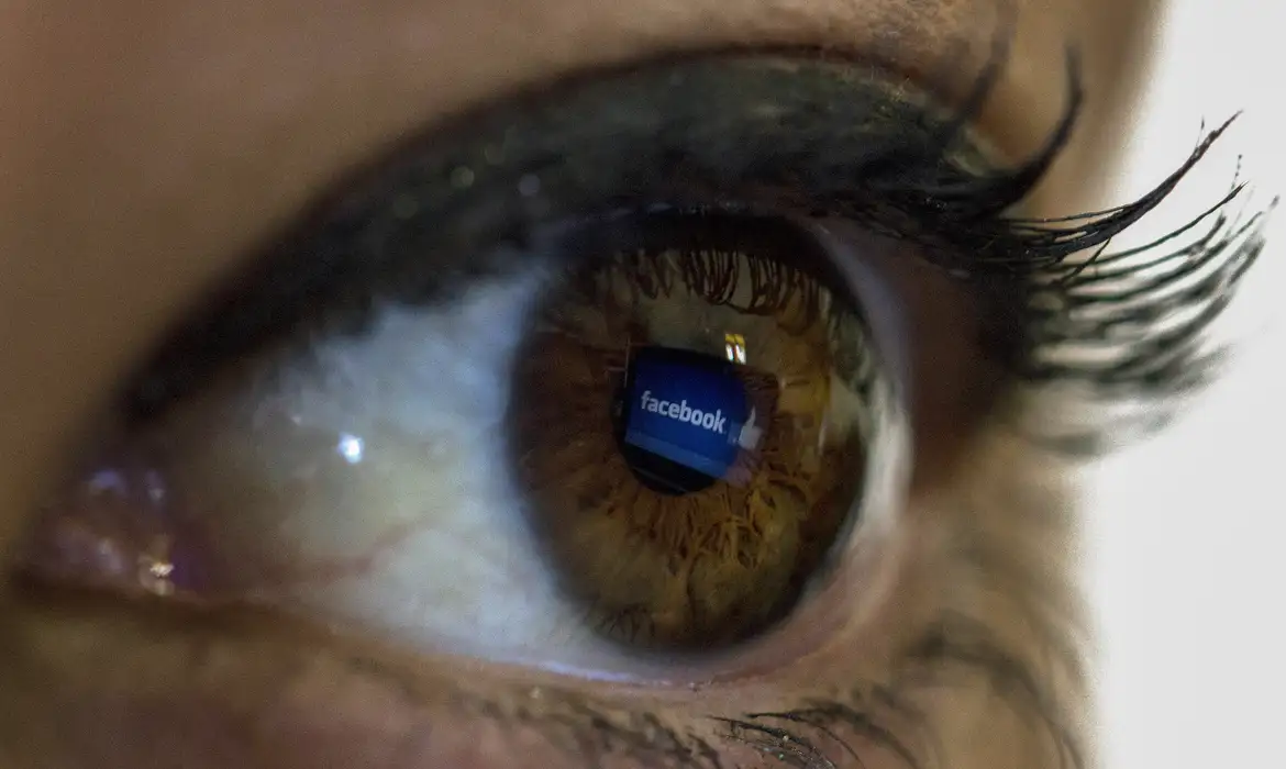 facebook1 0